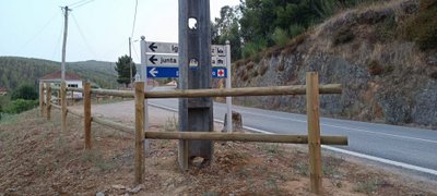 Proteção Em Madeira Na Berma Da Estrada Nacional 112